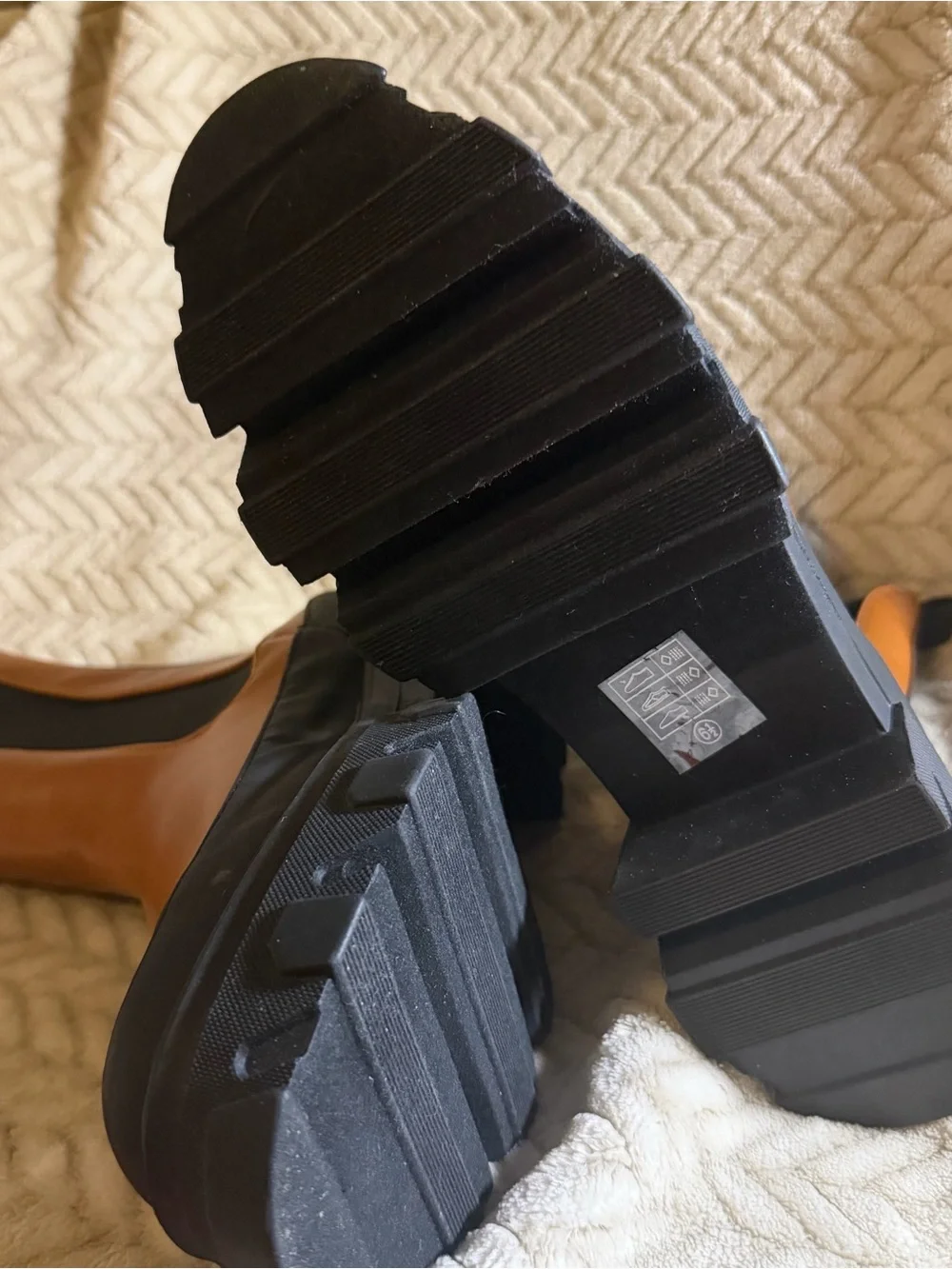 NWOT Portland Boot Company Lug Sole Platform Boots in Tan and Black - Picture 2 of 5